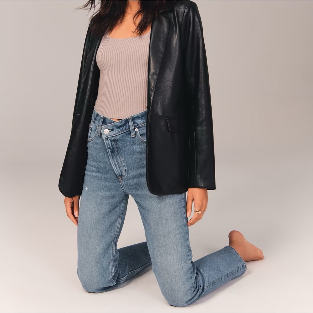 Abercrombie Curve Love 90s Straight Ultra High Rise Criss-Cross Waistband Jean